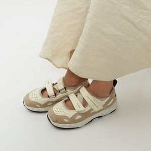 Suicoke AKK-ab sneakers white/tan size 9/39